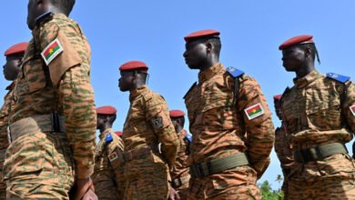 هجوم بوركينا فاسو يودي بحياة 11 شرطياً: تصاعد مقلق للعنف في الشرق