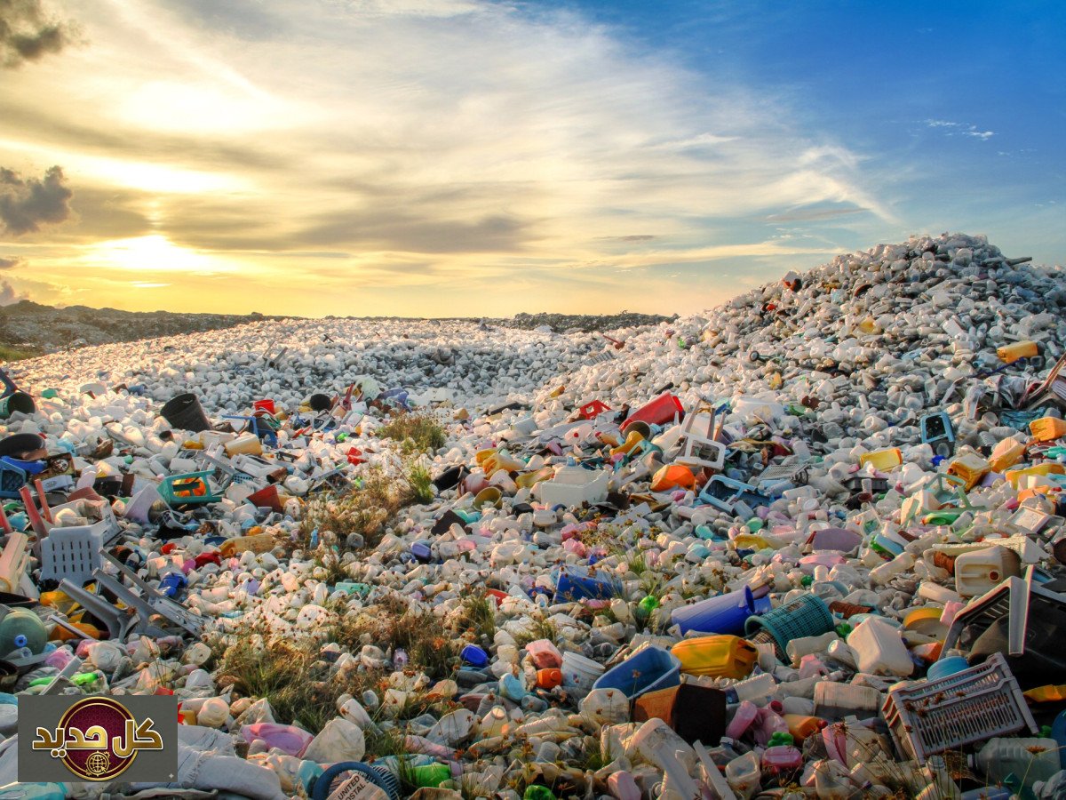 أزمة البلاستيك العالمية: كيف تحول الابتكار الصناعي إلى تحدٍّ بيئي؟