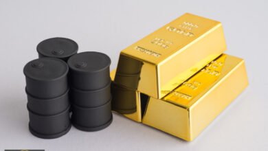 أسعار الذهب والفضة تقفز لمستويات قياسية.. تهافت على الملاذ الآمن وتراجع النفط