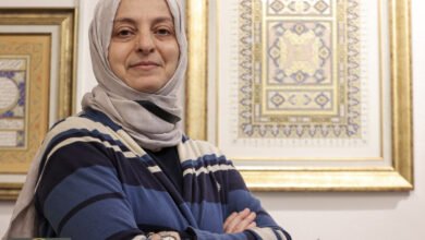 قنطارجي.. حاملة التراث وصانعة جماليات فن التذهيب الإسلامي