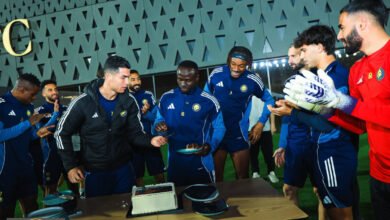 رونالدو يمازح ماني بـ "قفاز" أفريقي: استقبال الأبطال في تدريبات النصر
