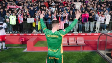 تير شتيغن جيرونا: حارس برشلونة يداعب "كلبة" النادي في ظهور مفاجئ بالفيديو