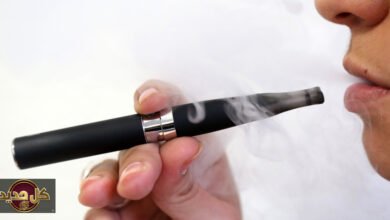 السجائر الإلكترونية: تقييم المخاطر الصحية بين قوة الجهاز وطريقة الاستخدام