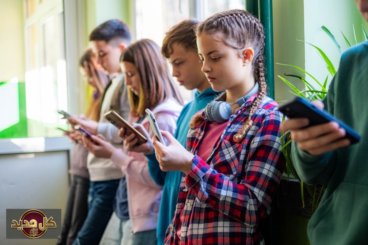 تشريع تاريخي: أوروبا ترفع سن وسائل التواصل الاجتماعي إلى 15 عاماً بإلزامية الهوية الرقمية