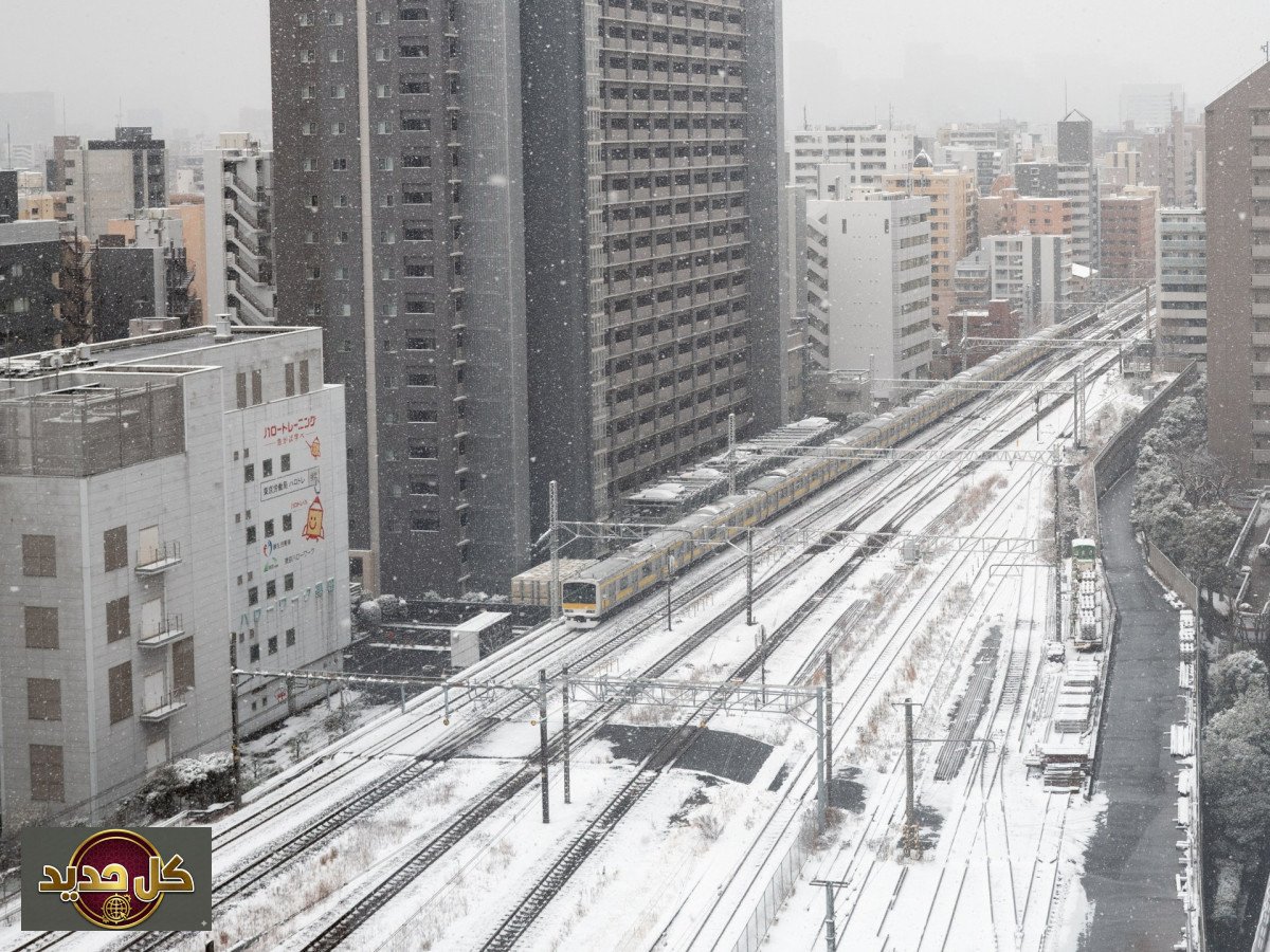 عواصف اليابان الثلجية تحصد عشرات الأرواح وتسبب فوضى مرورية غير مسبوقة