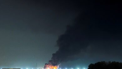 هجوم البصرة: حريق ضخم يلتهم مكاتب شركتين أمريكيتين وسط تهديدات الفصائل