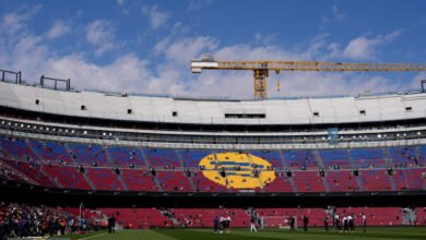 تجديد الكامب نو: برشلونة يغادر ملعبه مؤقتاً في 2027 لتثبيت السقف الجديد