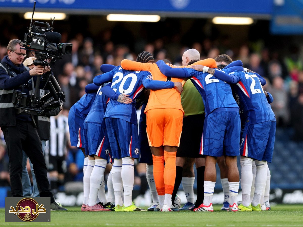 لاعبي تشيلسي والحكم: كواليس تصرف غريب أثار الجدل قبل مباراة نيوكاسل