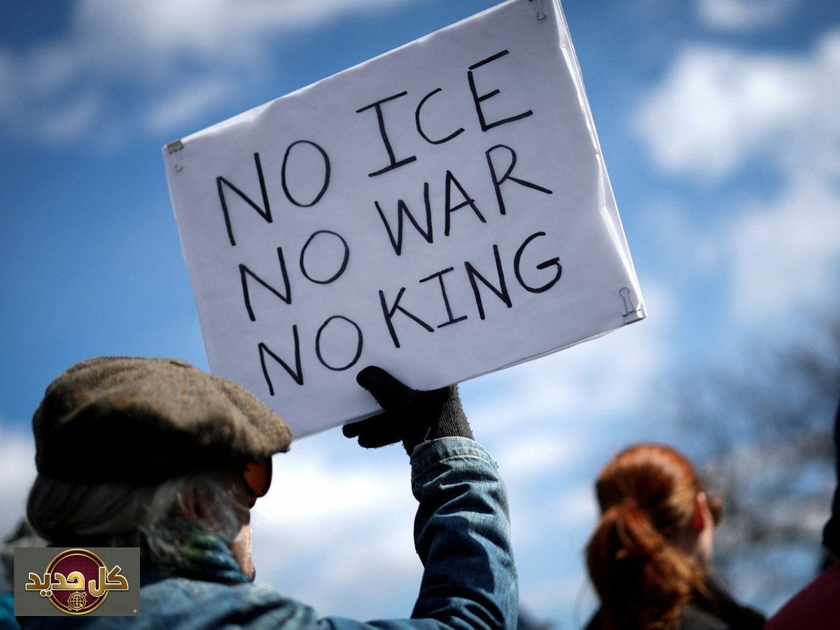 شعبية ترمب: تحديات حرب إيران وملف الهجرة تهز عرش الرئيس الأمريكي