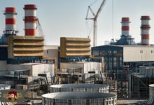 مصر تسعى لخفض استهلاك الطاقة: قرار جديد يحدد ساعات عمل المتاجر والمطاعم