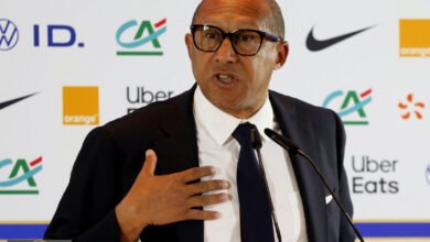 خليفة ديشامب: رئيس الاتحاد الفرنسي يُشعل التوقعات بابتسامة غامضة