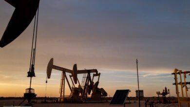 تراجع أسعار النفط: تهدئة التوترات مع إيران تدفع الأسواق العالمية نحو الهدوء