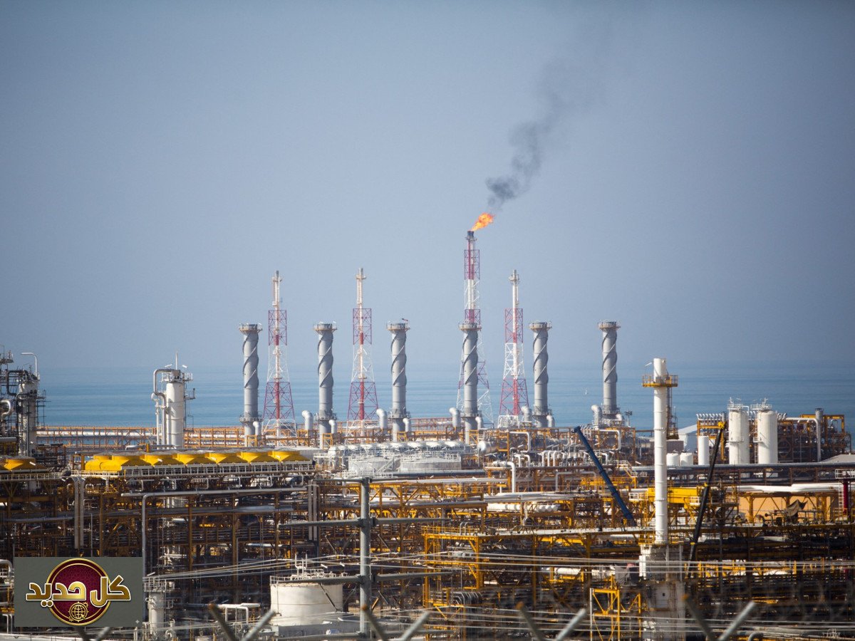 حرب إيران: هل تستهدف طهران قدرة الإنتاج العالمية؟