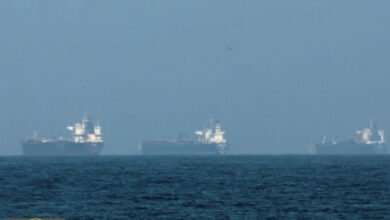 توتر مضيق هرمز: الحرس الثوري الإيراني يوجه تحذيرًا للقوات الأمريكية