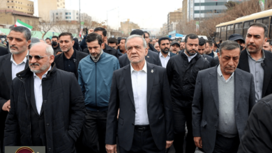 يوميات يوسف بزشكيان: كواليس النخبة الإيرانية وصراع "الجمهورية والثورة"