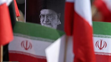 النظام السياسي الإيراني: توازن فريد بين الجمهورية والمرجعية الدينية