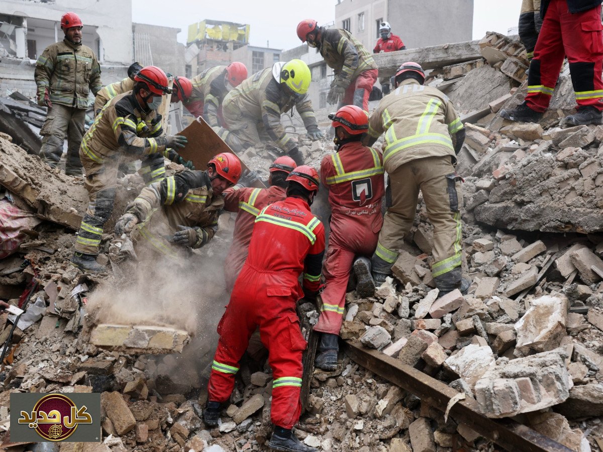 التصعيد الإيراني: طهران تعلن إخراج حاملة أمريكية من الخدمة وهجمات غرب البلاد