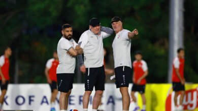 العراق وبوليفيا: كيف يعزل أرنولد اللاعبين عن أجواء الحرب؟