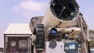 استخدام الليزر في إسرائيل: هل يغير الشعاع الحديدي قواعد الدفاع الجوي؟