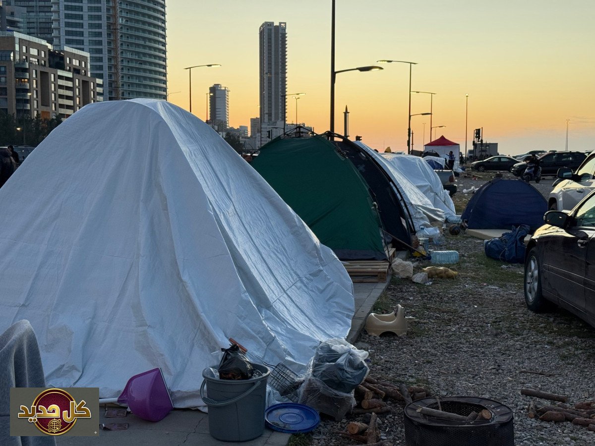 النازحون اللبنانيون: معاناة قاسية في شوارع بيروت وساحاتها العامة