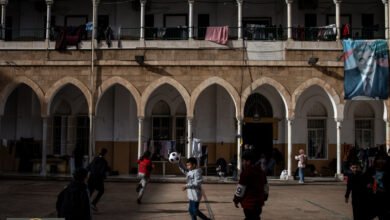 تعليم طلاب لبنان: صمود الأمل في وجه القصف والنزوح