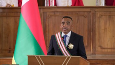 إقالة حكومة مدغشقر بالكامل وتعليق أعمالها: تفاصيل قرار الرئيس العسكري