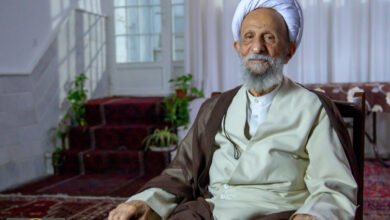 مصباح يزدي: مهندس الأصولية الجديدة والعقل الخفي وراء جيل محافظ في إيران