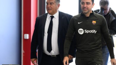 صدمة: تشافي يفضح وعود لابورتا بشأن عودة ميسي لبرشلونة