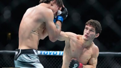 إيفلوف وزن الريشة: الروسي يحسم موقعه ويقترب من نزال اللقب في UFC