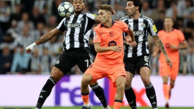 نيوكاسل وبرشلونة: قمة الإثارة في ذهاب ثمن نهائي دوري أبطال أوروبا