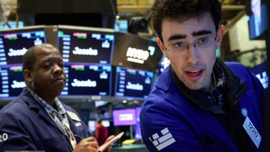 مضاربات النفط بنصف مليار دولار: هل كانت تسريبات وراءها قبل إعلان ترمب؟