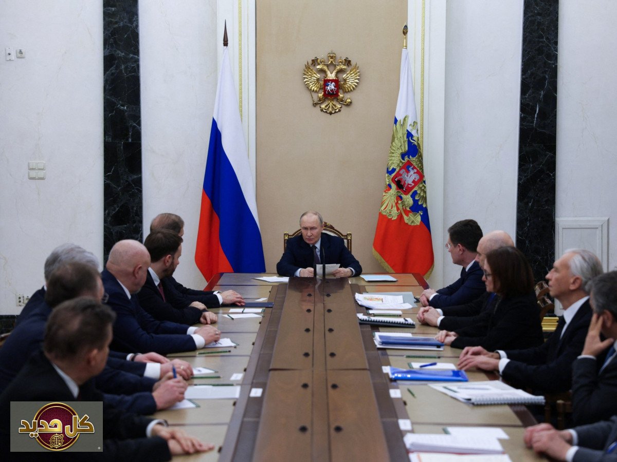 النفط الروسي يعود للأسواق العالمية: تفاصيل الضوء الأخضر الأمريكي والقلق الأوروبي