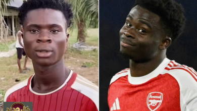شبيه ساكا يعود للواجهة: مشجع نيجيري يطلب مساعدة نجم أرسنال