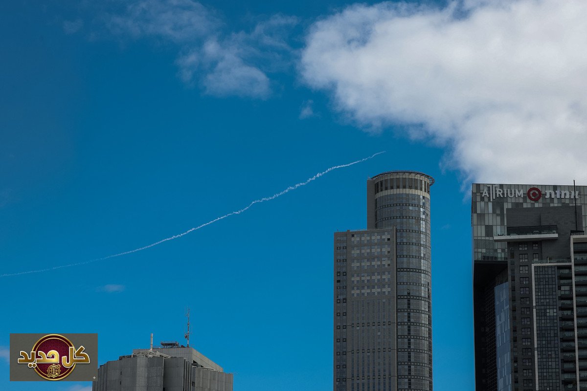 استهداف تل أبيب الصاروخي: ماذا كشفت الشظايا قرب مطار بن غوريون؟