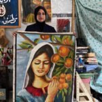 الفن والمقاومة: أحلام عبد العاطي تحوّل الركام إلى أمل في خان يونس