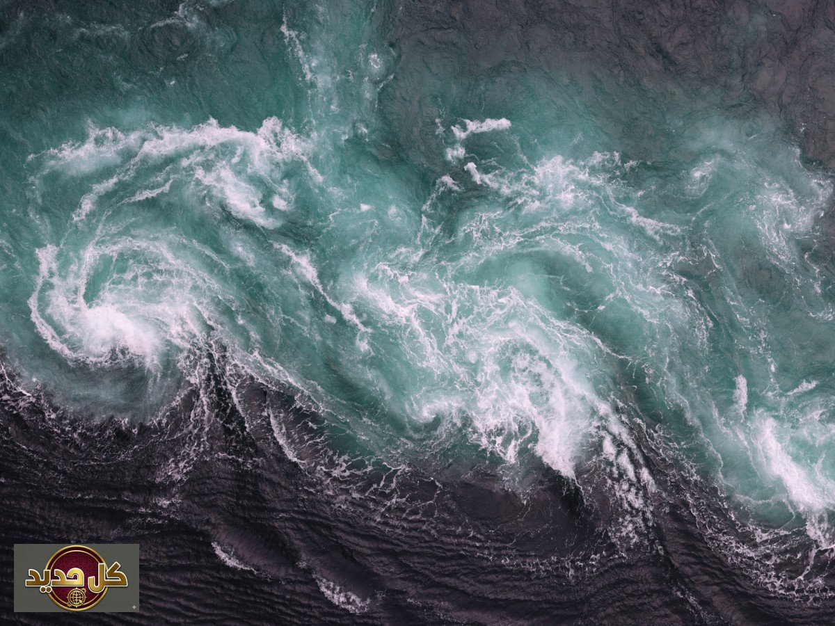 تيار القطب الجنوبي: كشف أسرار تشكله وتأثيره على مناخ الأرض