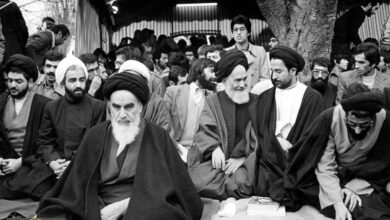 ولاية الفقيه: حل الإمام الخميني لتحدي غيبة الإمام في السياسة والحكم