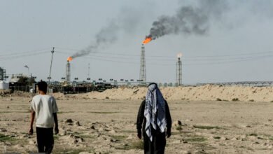 أحداث العراق الأخيرة: حريق مستودعات نفط البصرة يتزامن مع 19 هجوماً على قواعد أمريكية