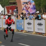 ماراثون الروبوتات الصين: بكين تحول سباق الجري إلى استعراض تكنولوجي عالمي