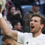 ببغاء الكوكاتو يسرق الأضواء في احتفالات بايرن ميونخ بالبوندسليغا