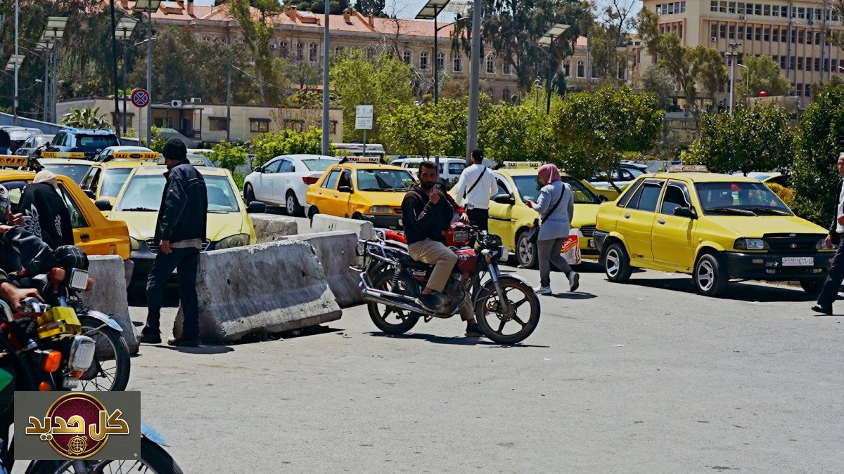 فوضى النقل بدمشق: سائقو التاكسي يطالبون بالتنظيم وسط تراجع الدخل