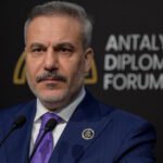 أزمات المنطقة: هاكان فيدان يؤكد على الحلول الداخلية ورفض الإملاءات الخارجية