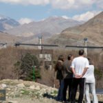 استهداف عُقد النقل في إيران: كشف الآثار الخفية للحرب على شبكات الطرق والسكك الحديدية