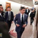 قيادة الاحتياطي الفيدرالي: كيفن وورش يلوح بالتغيير وباول يحسم الموقف