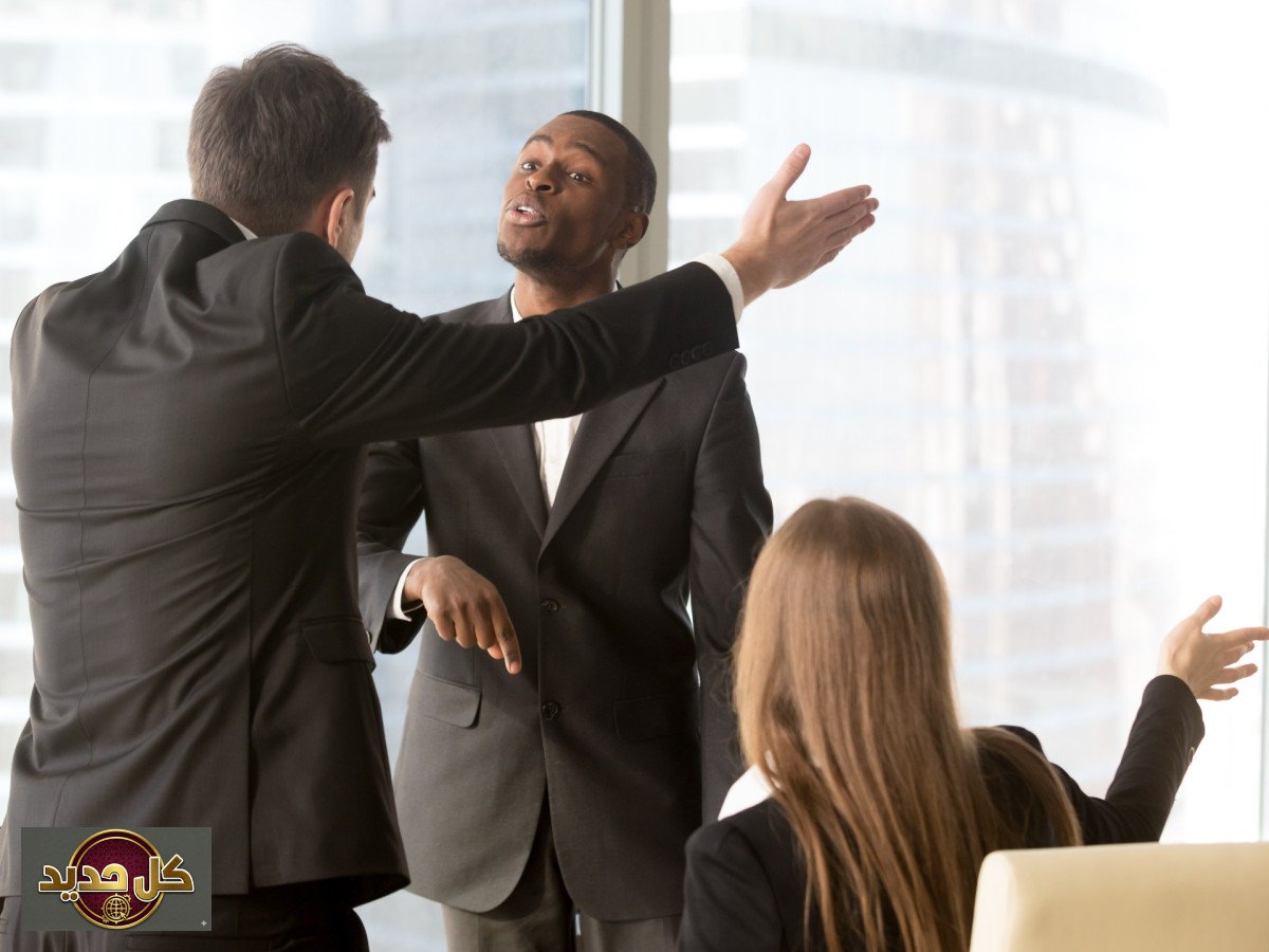 ذكاء والمواقف السياسية: دراسة تكشف رابطاً مفاجئاً لدى الرجال