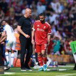 إصابة صلاح: آرني سلوت يثير الغموض حول مستقبل النجم المصري في ليفربول