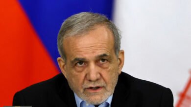 بزشكيان الأمريكيين: لا عداء وواشنطن متأثرة بإسرائيل