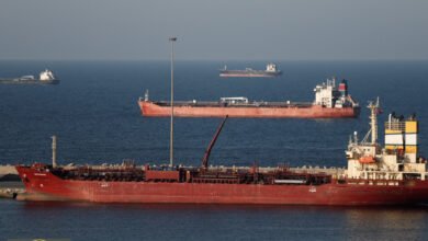 ناقلة نفط قطر: تفاصيل إصابة سفينة بمقذوف قبالة رأس لفان