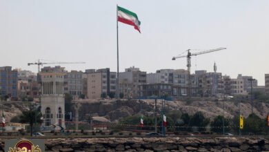 ميناء قشم: صور فضائية تكشف تصاعد الدخان بعد هجوم قرب مضيق هرمز