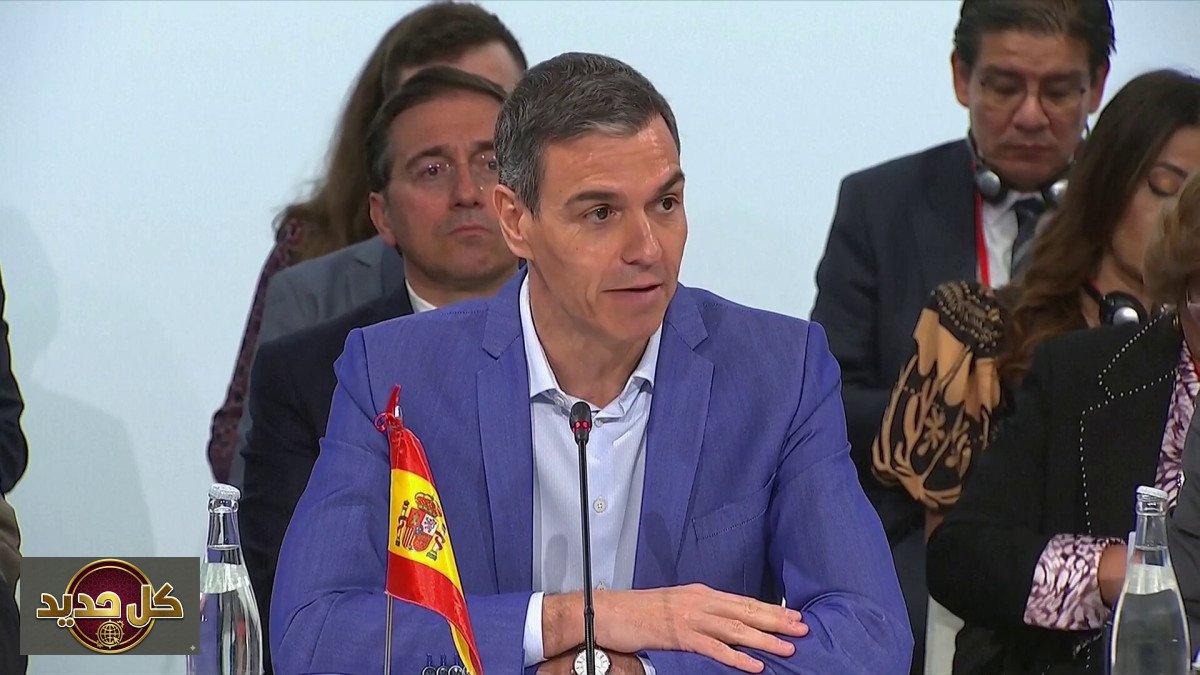 سانشيز يحذر: تهديدات الديمقراطية وتطبيع استخدام القوة ينذر بالخطر